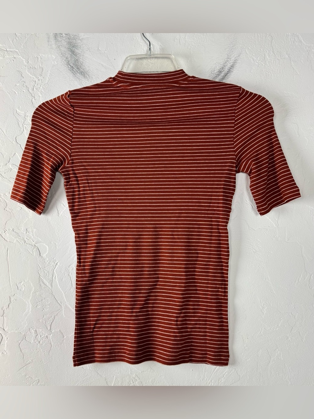 Vince Knit Top Tee Shirt Striped Print Rust Orange White Ribbed Elbow Sleeve - Picture 2 of 7